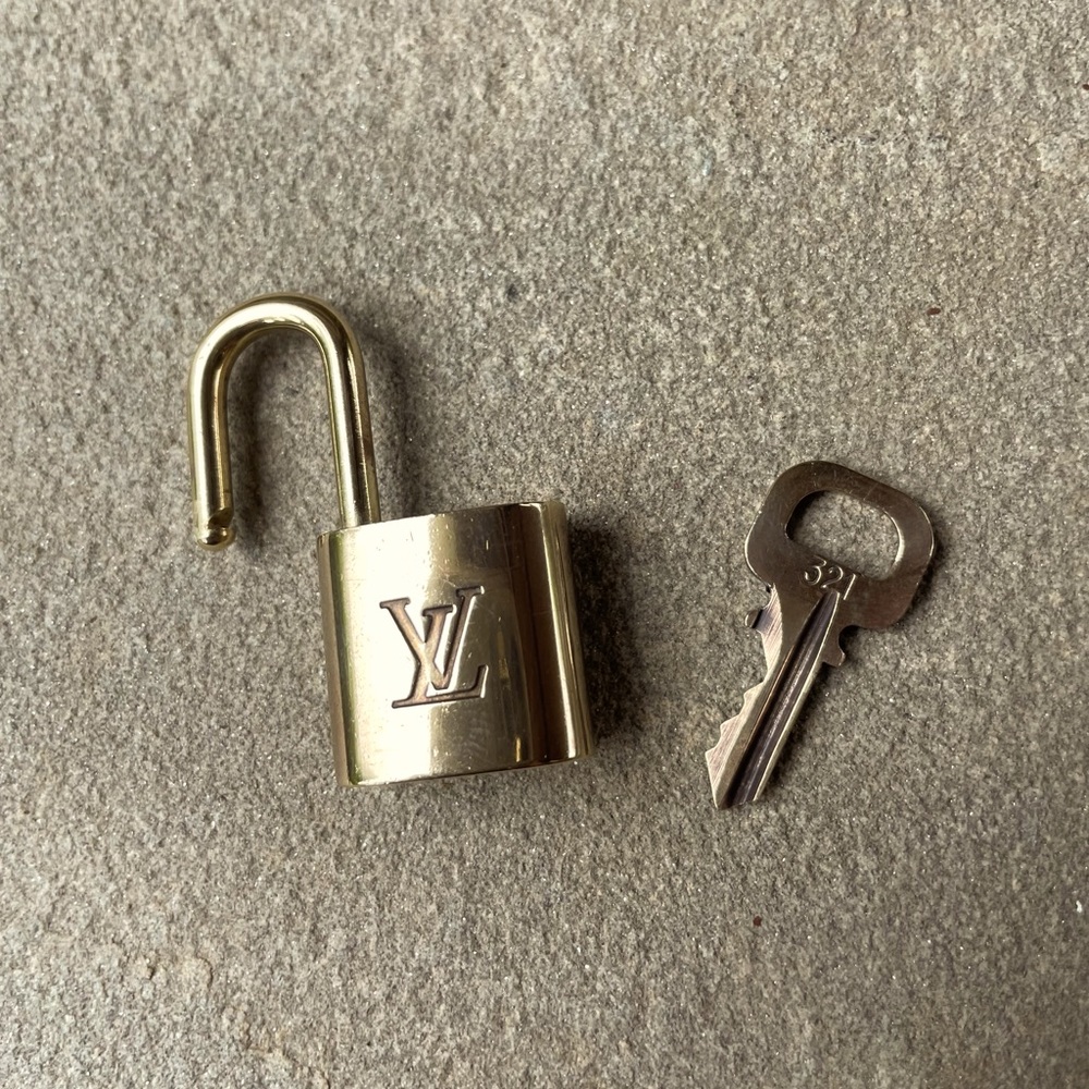 Louis Vuitton Lock & Key Set 🔐 Lock 321